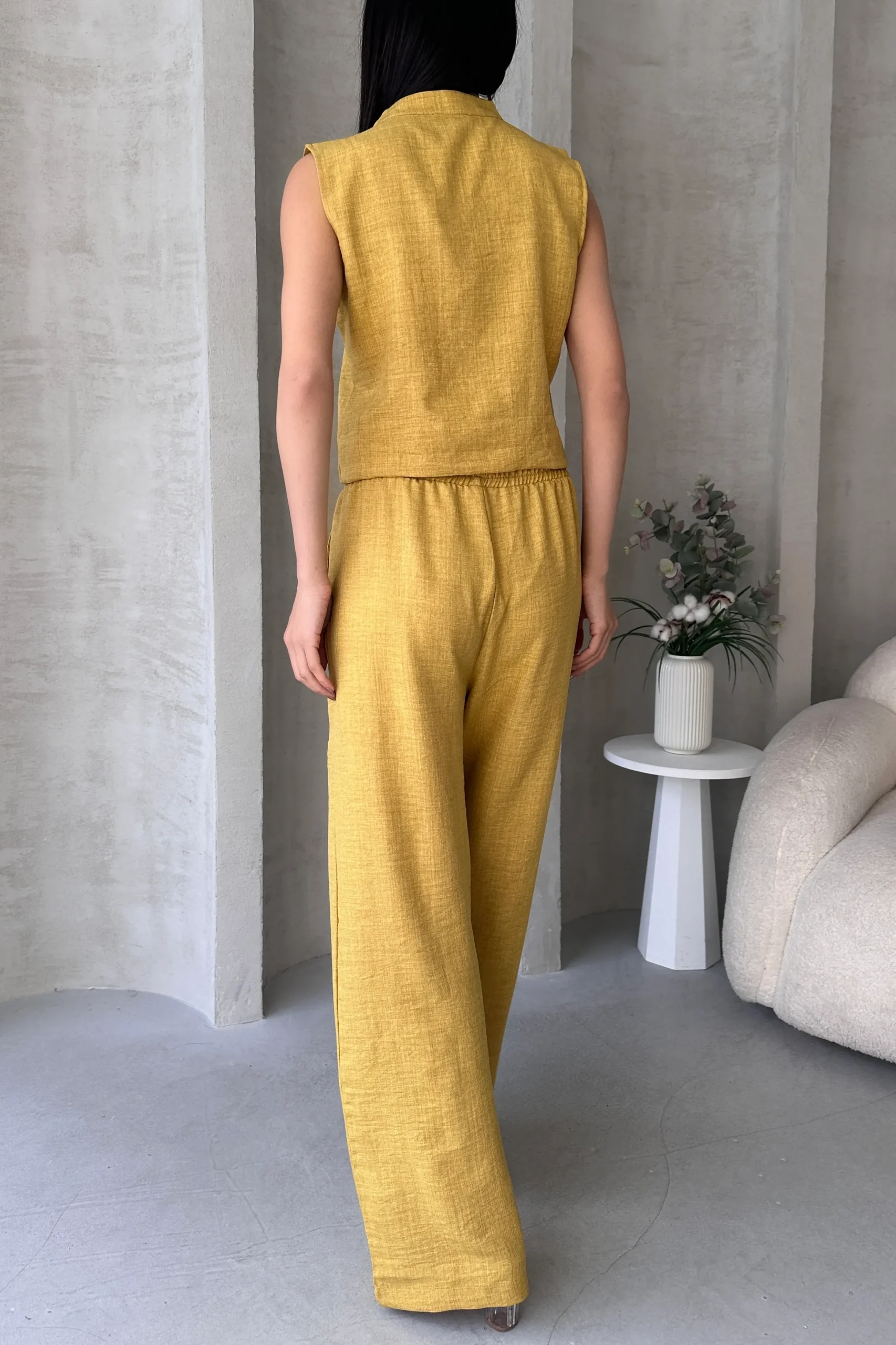 Aerobin Keten Hakim Yaka Aksesuarlı Bluz ve Pantolon Alt Üst Sarı Takım - Görsel 2