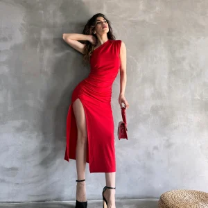 Tek Omuz Yırtmaç Detaylı Drapeli Dalgıç Kırmızı Elbise